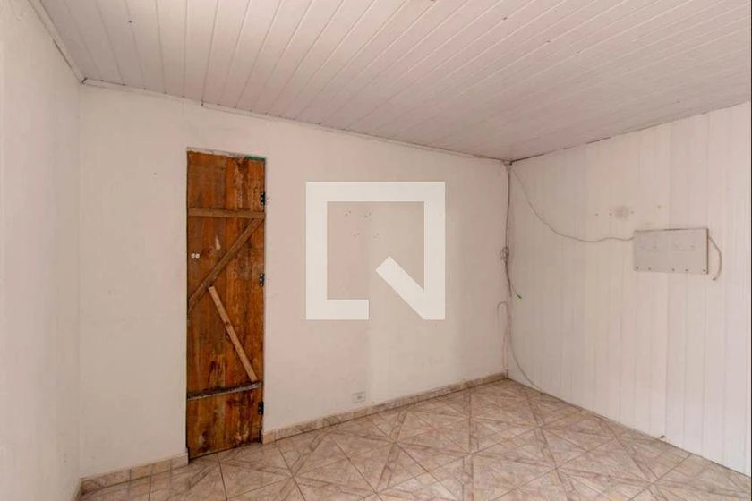 Rental house with 2 bedrooms and a laundry area — photo 10