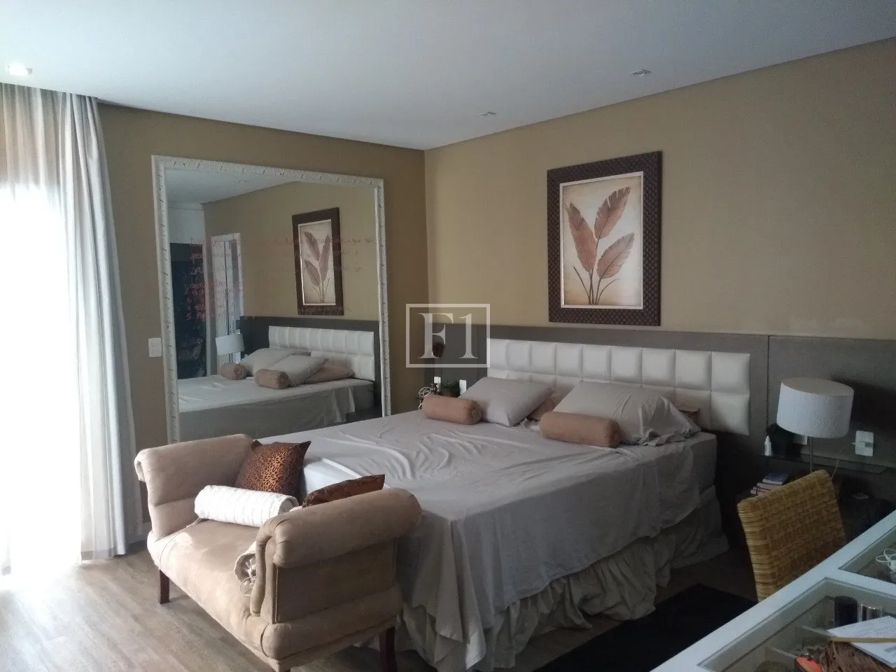 Furnished house, 450 m², with floor-to-ceiling windows — photo 37