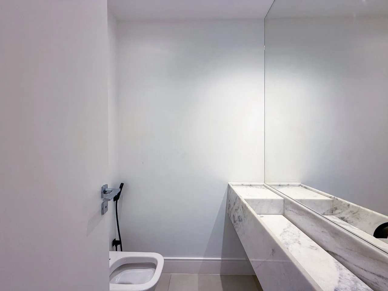 Apartamento de 3 quartos com 130 m² e pets permitidos