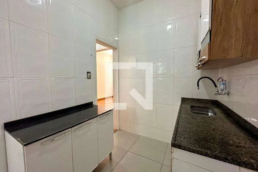 Apartamento de 3 quartos com cozinha separada e 70 m² — photo 3