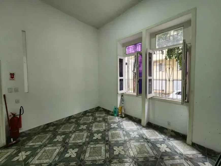 Unfurnished house with 5 bedrooms and 3 bathrooms — photo 6