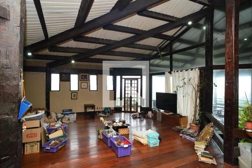 5-bedroom house with a water view — photo 17