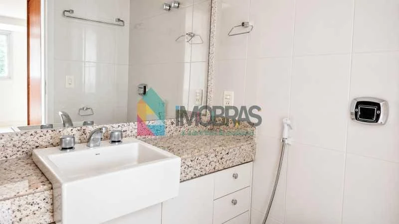 Apartment with 4 bedrooms and a balcony, 4 bathrooms — photo 15