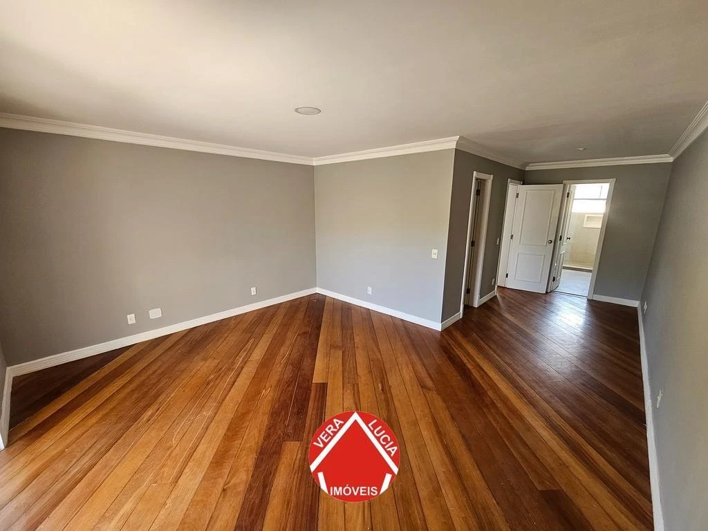 Casa, 600 m², com closet — photo 15