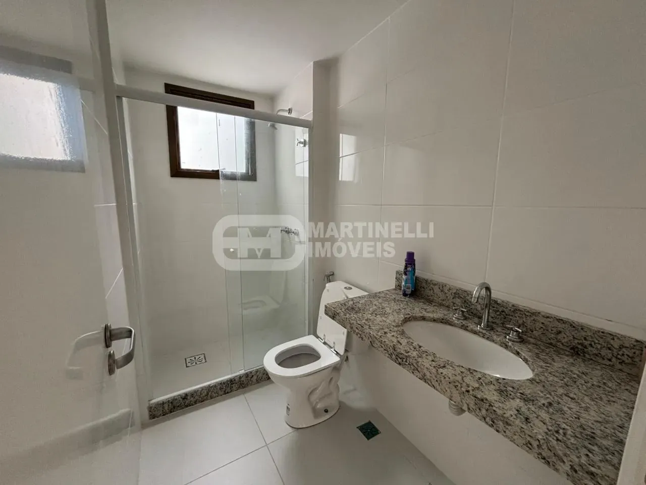 3-bedroom apartment with a separate, enclosed kitchen — photo 17