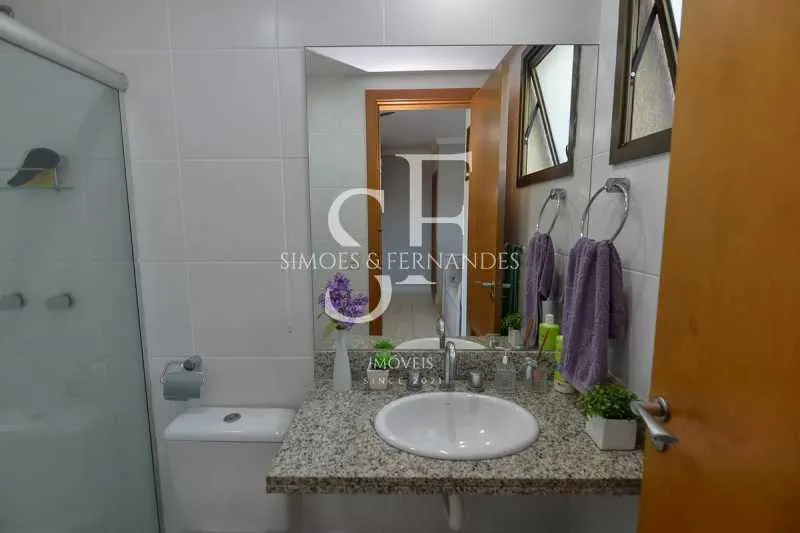 Apartment with 4 bedrooms, balcony and terrace — photo 24
