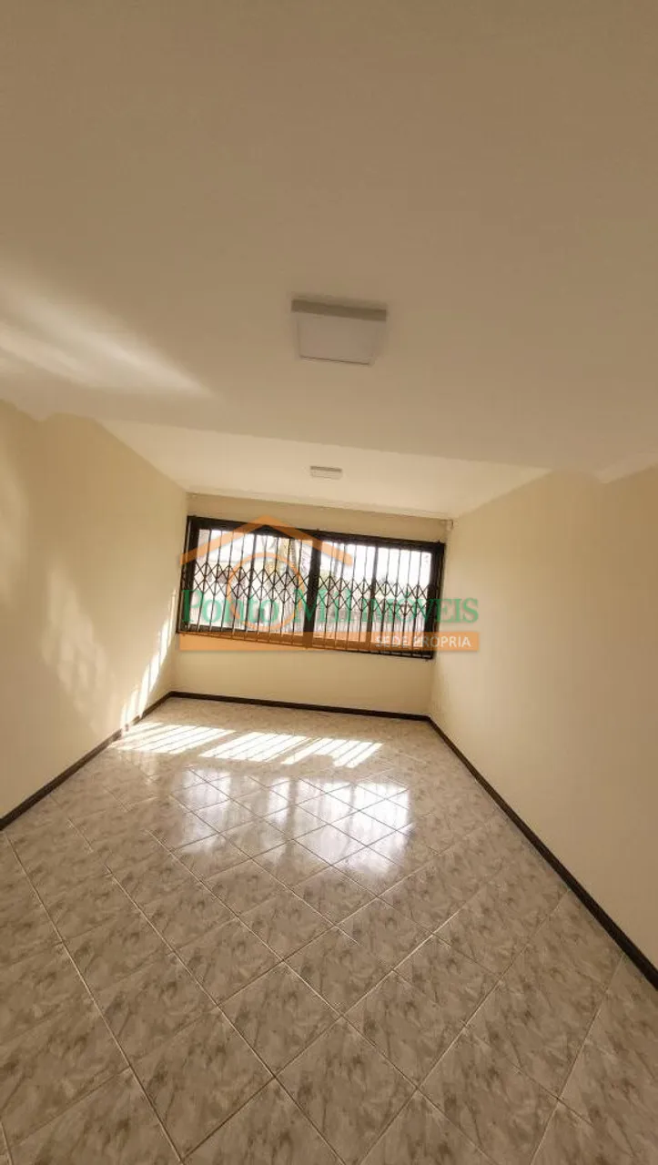 3-bedroom house with suite and separate closed kitchen — photo 10