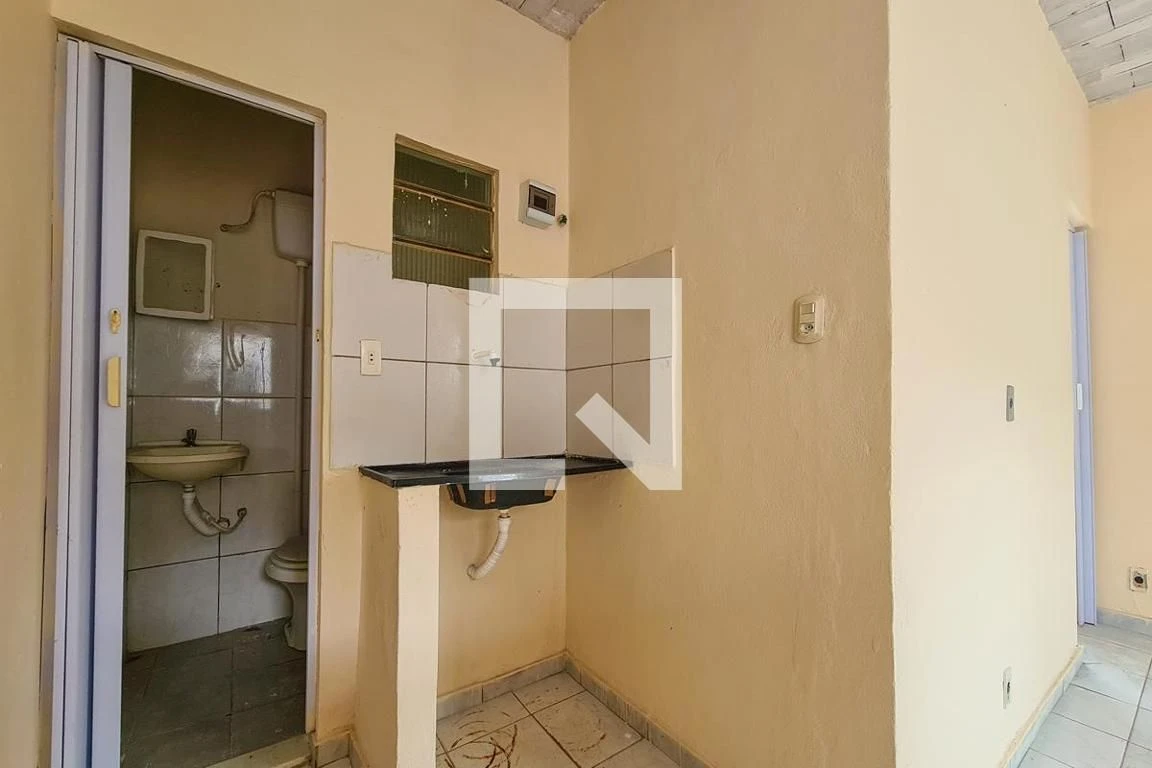 House with a gas water heater and 1 bedroom — photo 4