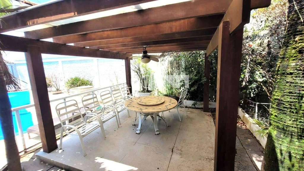 600 m² house with 4 bedrooms and 3 en-suite bathrooms — photo 15