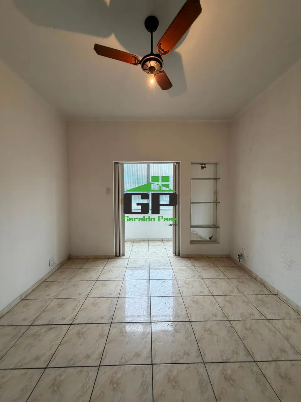 2-bedroom unfurnished rental apartment with parking — photo 9