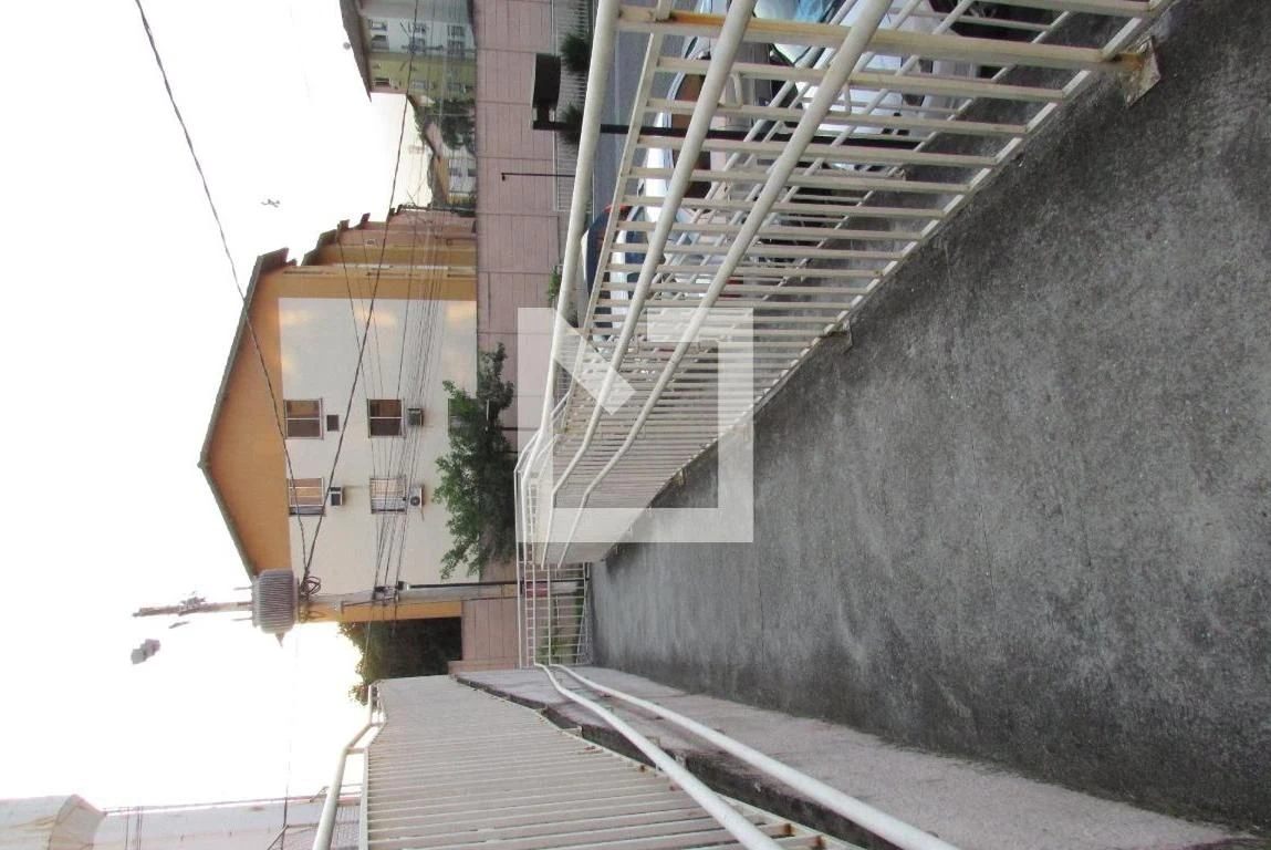 Apartamento amueblado de 2 dormitorios y cocina a gas — photo 22