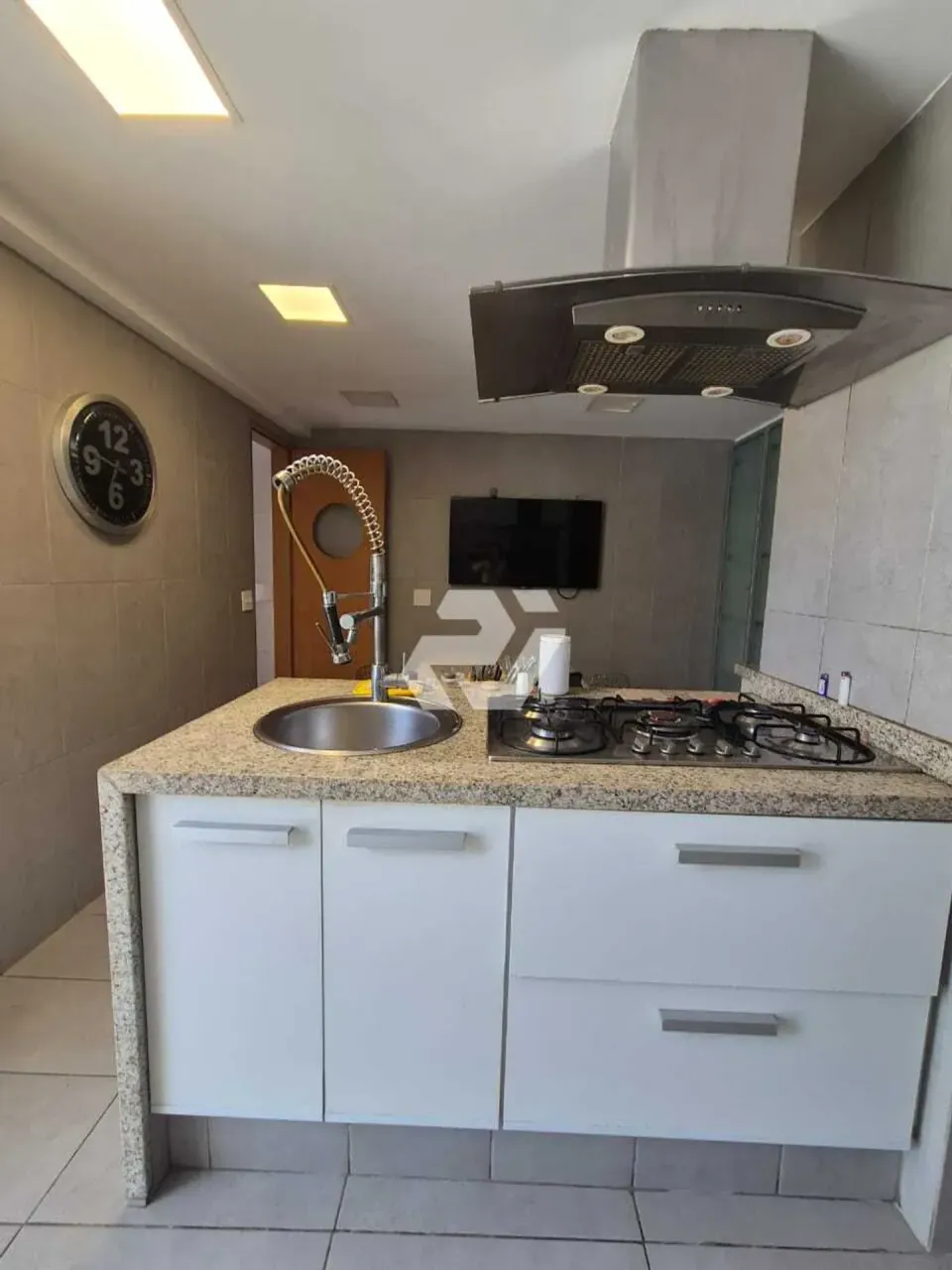 Casa mobiliada com 5 quartos e cozinha integrada a gás — photo 8