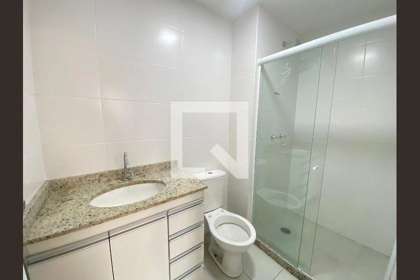 2-bedroom apartment in a building with a gym — photo 6