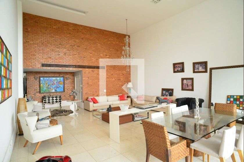 4-bedroom apartment with enclosed glass balcony — photo 13