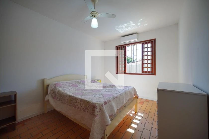 House with 4 bedrooms and a private garden — photo 10