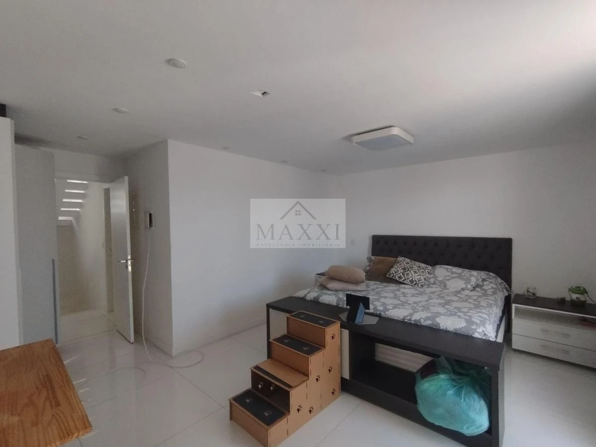 290 m² house with 3 en-suite bedrooms and glass balcony — photo 16