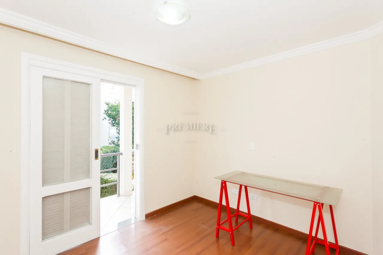 Unfurnished 3-bedroom house with private garden — photo 18
