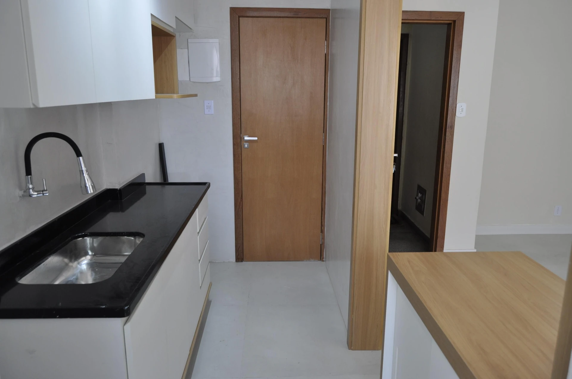 Glass-enclosed balcony in a 3-bedroom apartment, 65 m² — photo 20