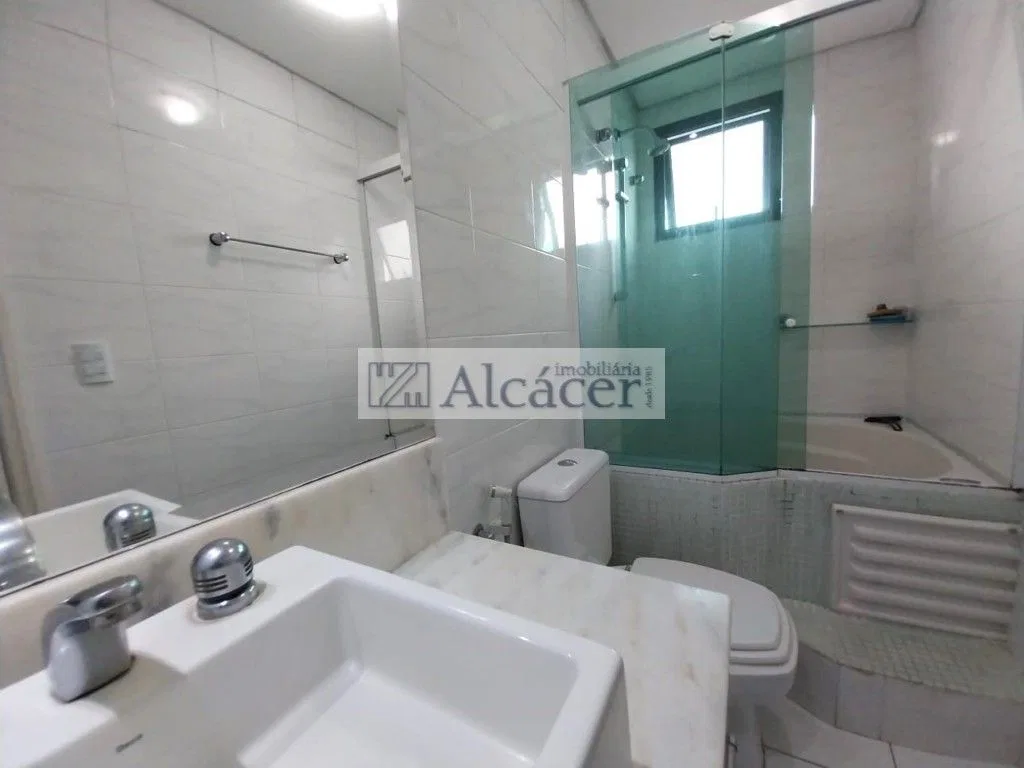 3-bedroom apartment in a building with a gym — photo 20