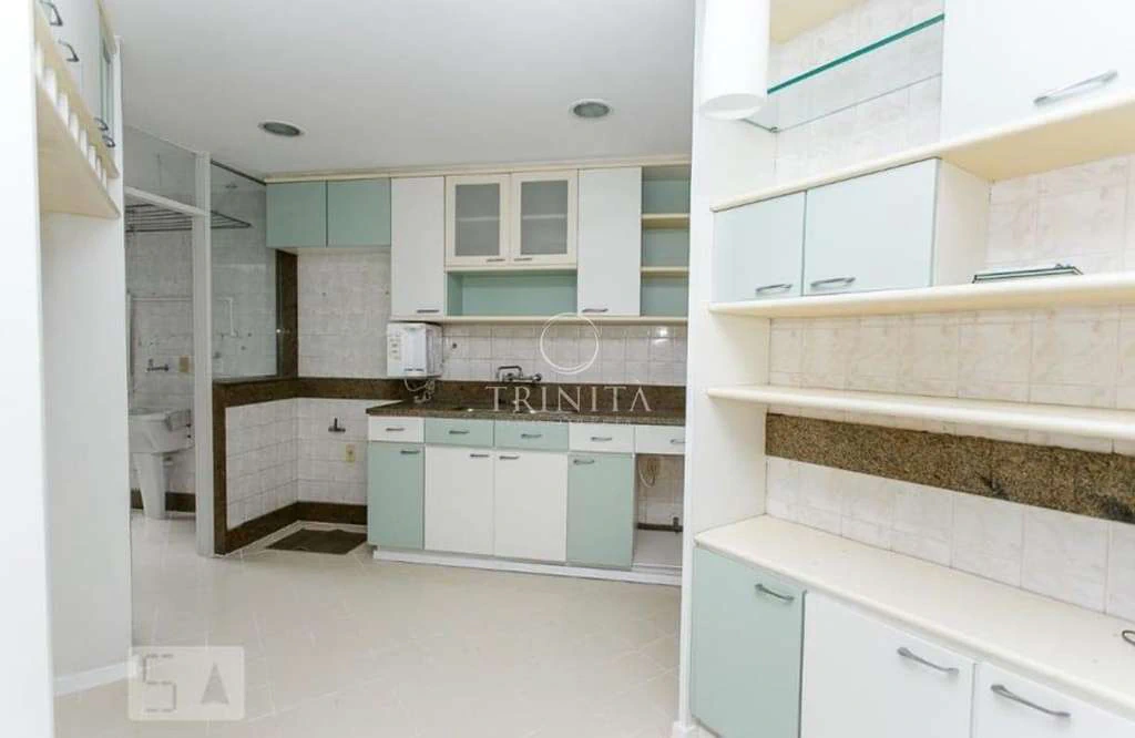Duplex penthouse with 3 en-suite bedrooms and glass balcony — photo 28