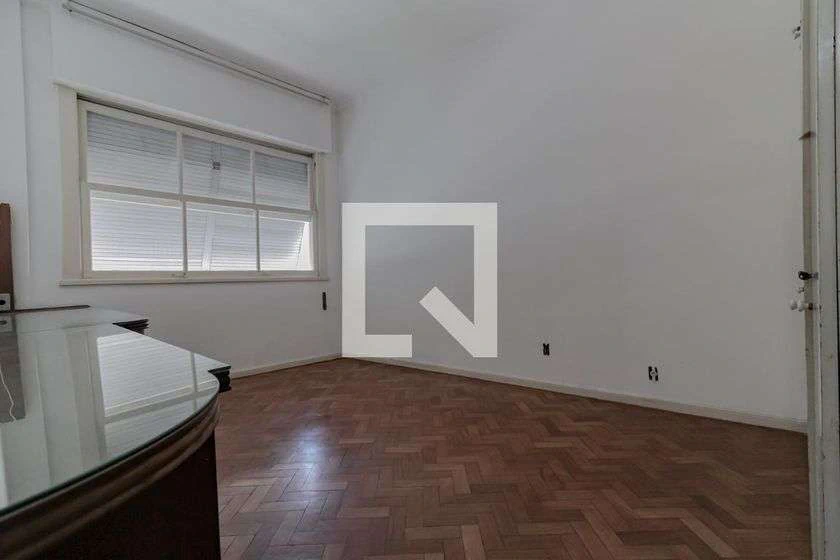 Rental apartment with 3 bedrooms, 160 m² and balcony — photo 16