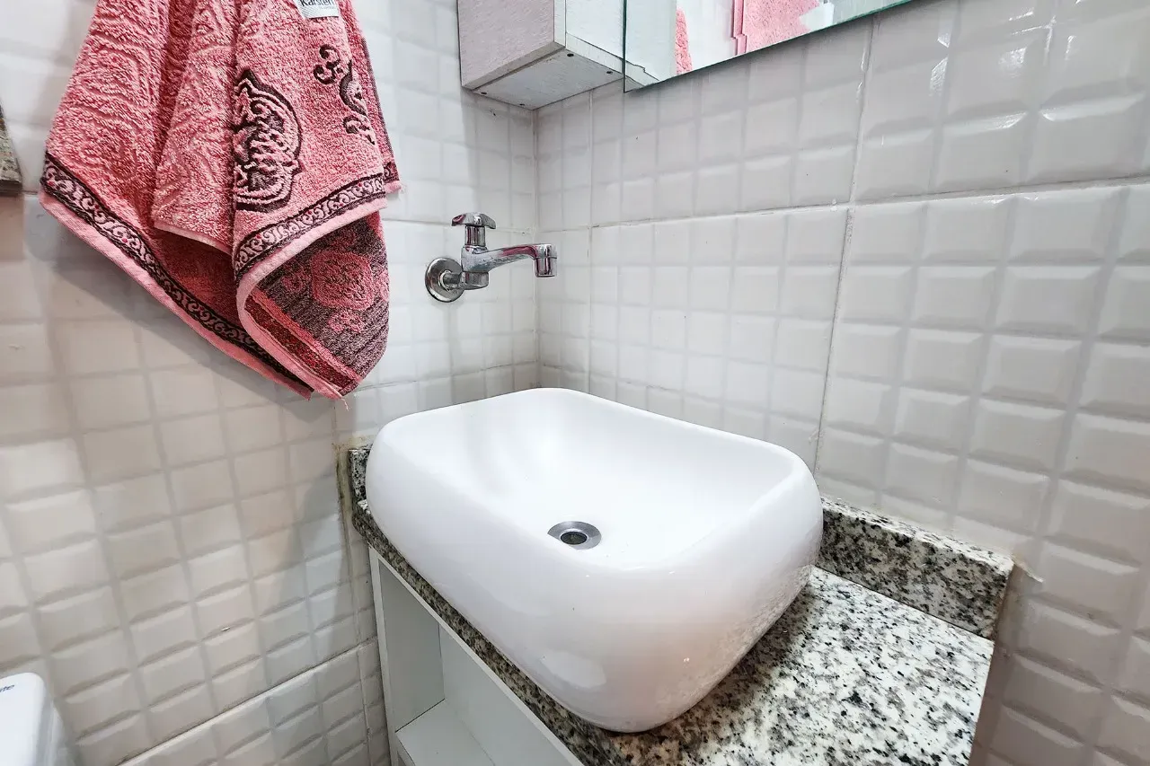 One-bedroom apartment with a washing machine — photo 4