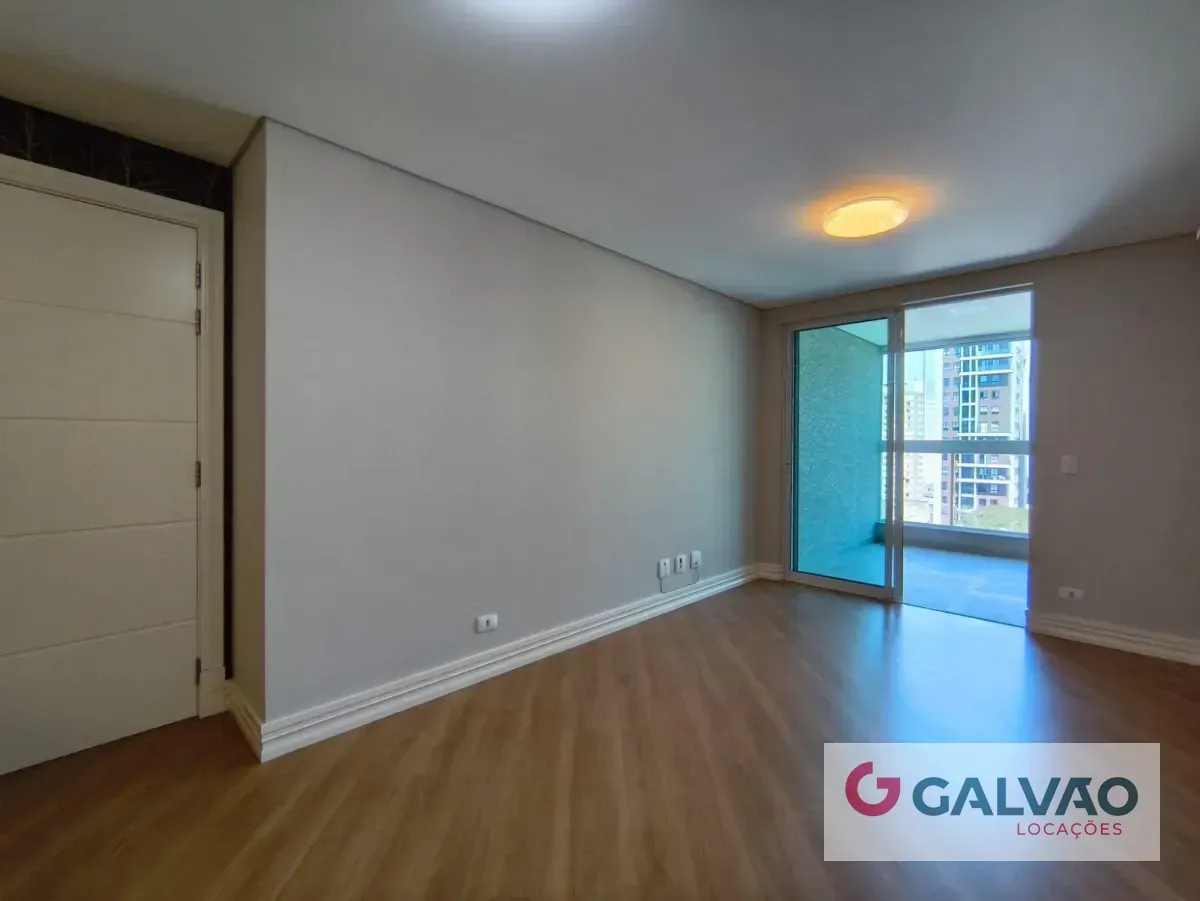 Furnished apartment, 91 m², with floor-to-ceiling windows