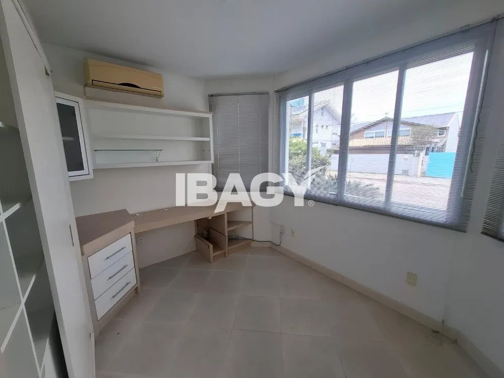 4-bedroom house with 3 suites and 400 m² total area — photo 6