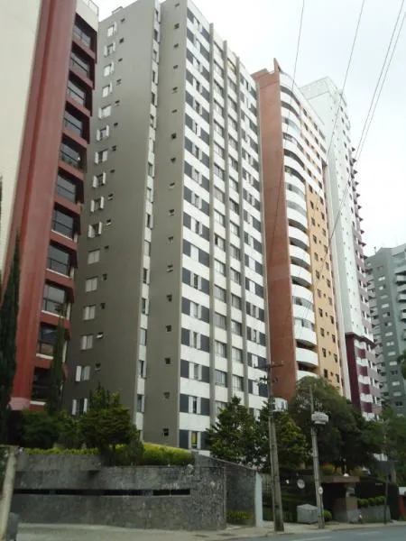 3-bedroom, 108 m² apartment in Curitiba — photo 2