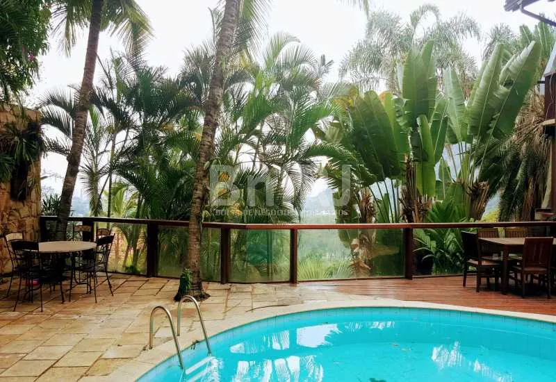 Furnished house with 5 bedrooms and 5 bathrooms — photo 9