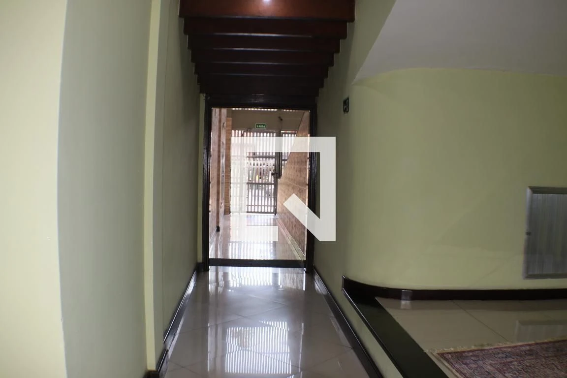 1-bedroom apartment with 2 bathrooms and 2 parking spaces