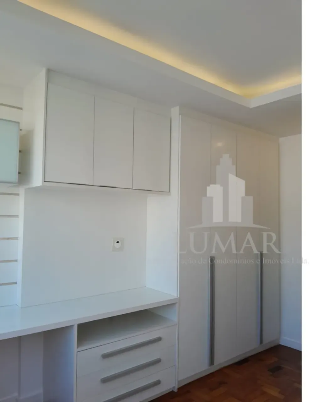 Apartamento sem mobília reformado com 2 quartos e vaga — photo 12