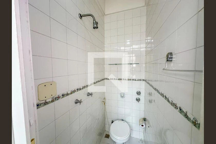 Apartamento de 3 quartos com piso de madeira ou laminado — photo 49