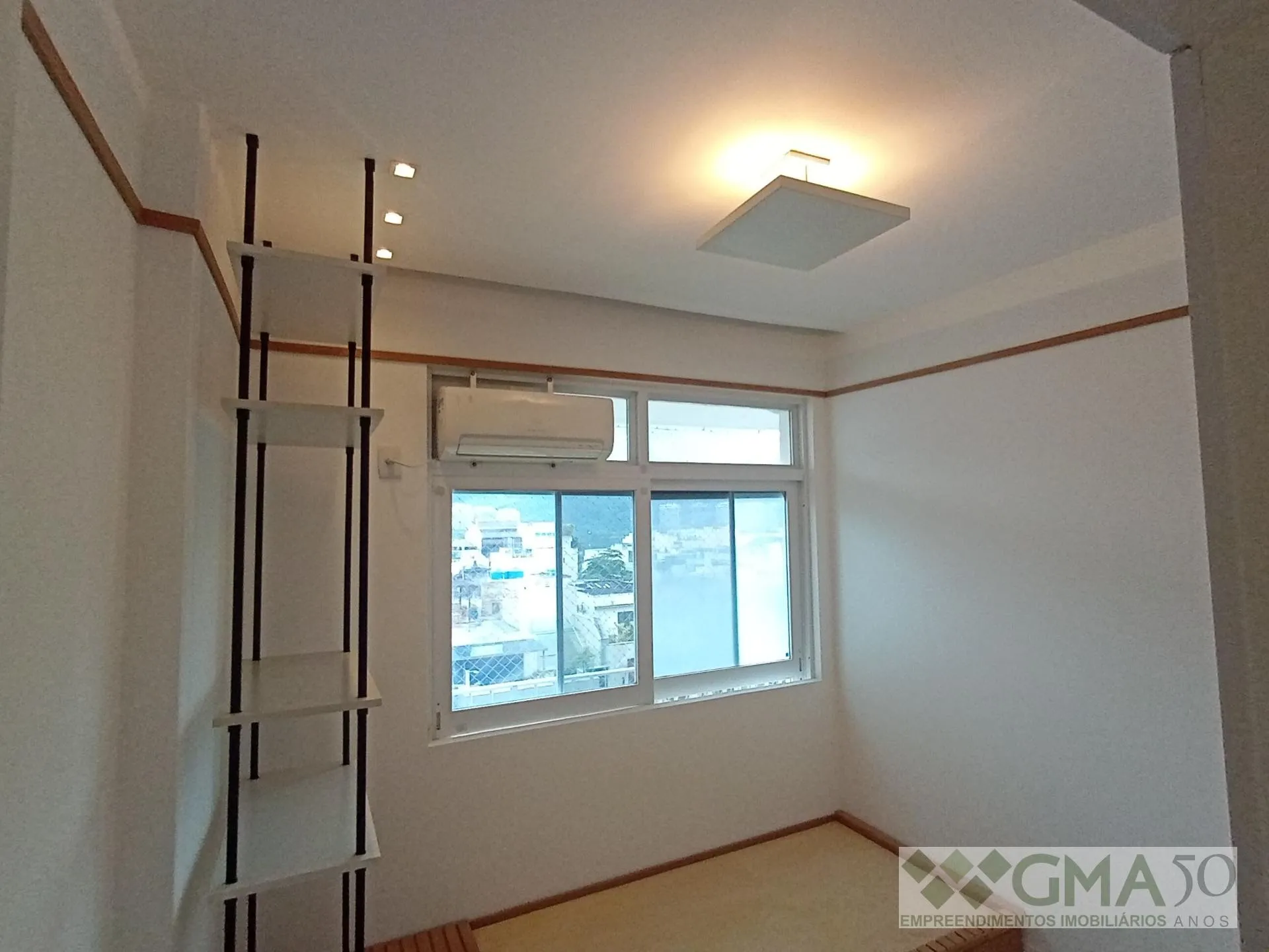 3-bedroom apartment with a mountain view — photo 28