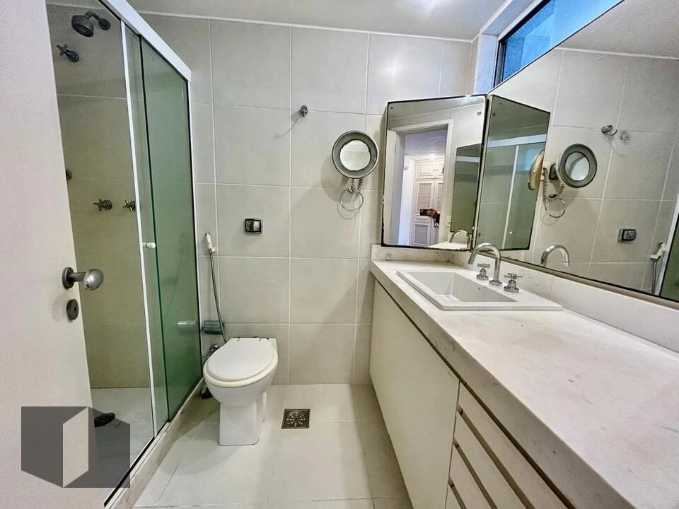 Washing machine in a 4-bedroom apartment, 167 m² — photo 17