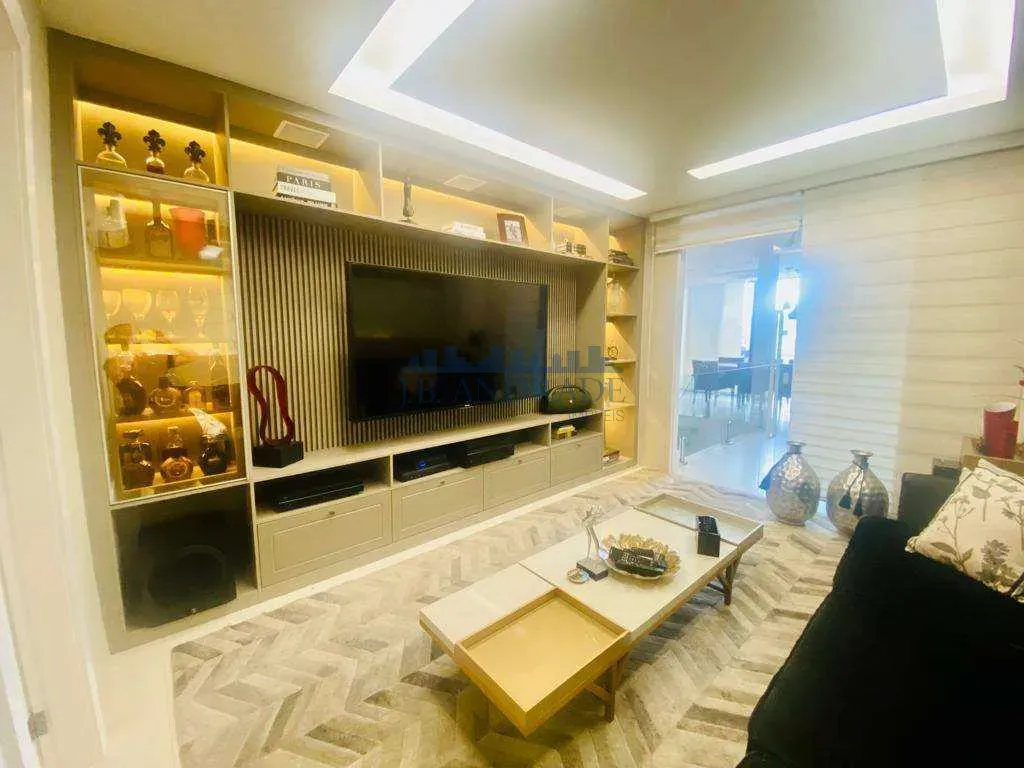 Furnished 4-bedroom apartment with 4 bathrooms — photo 17