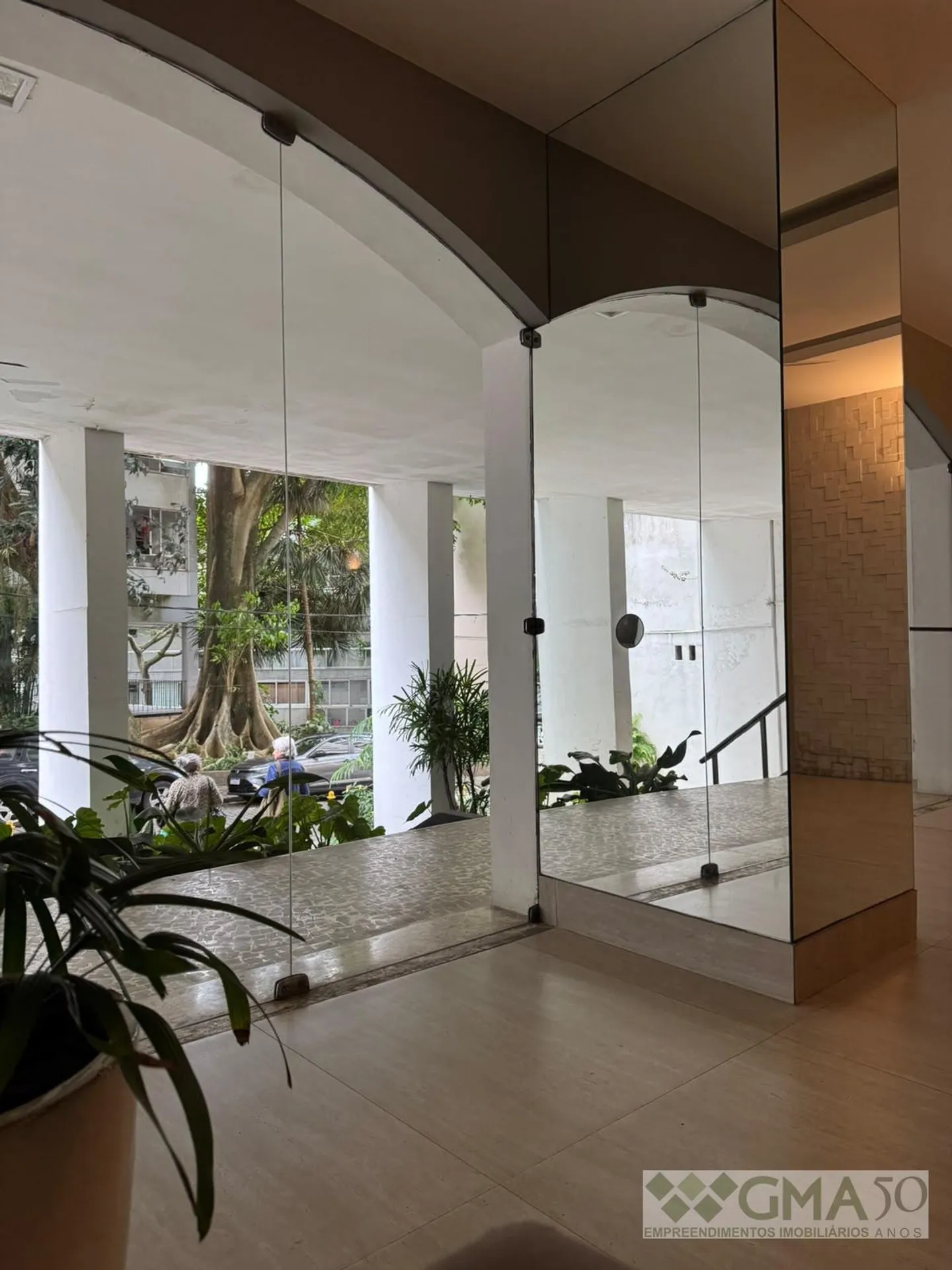 Apartment, 70 m², with wood or laminate floors — photo 28