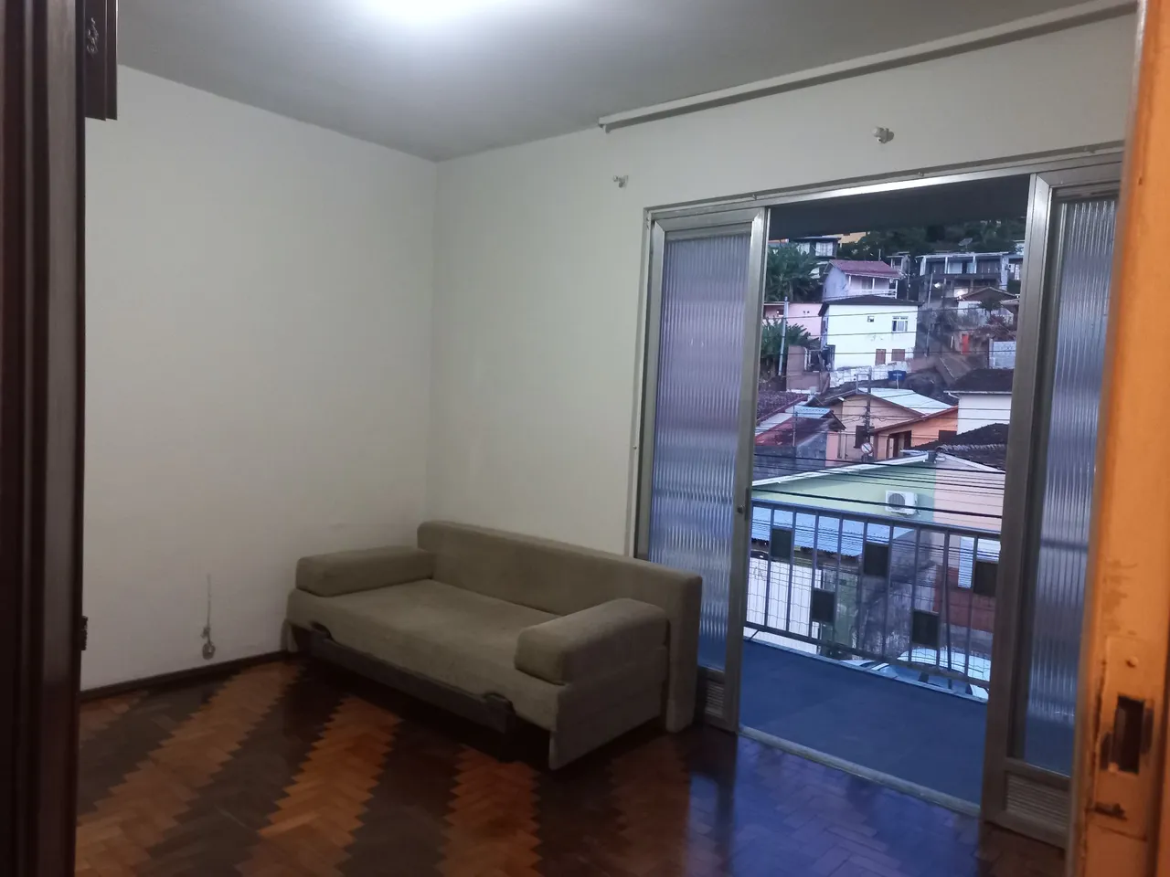Furnished 1-bedroom apartment with a gas stove — photo 3