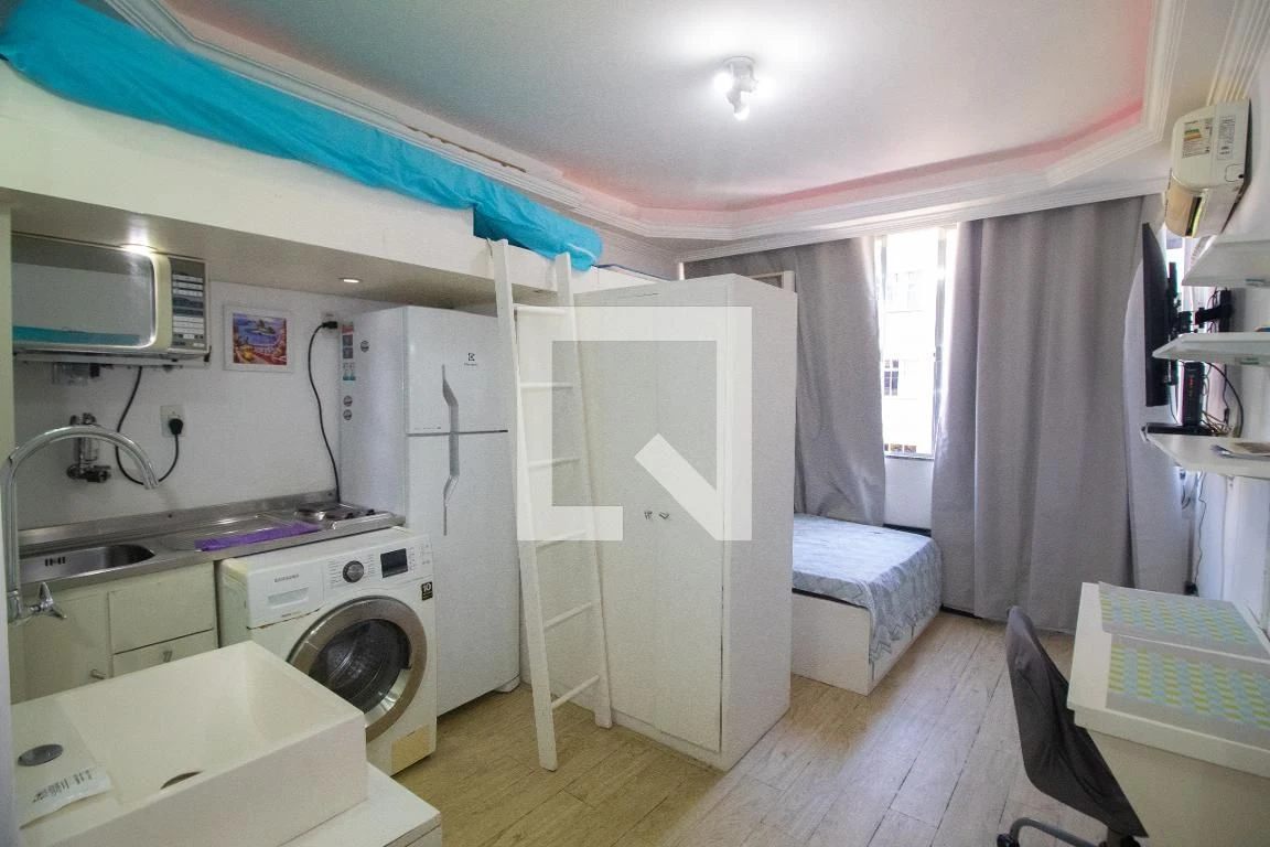 Студія 20 м² з пральною машиною та робочим місцем — photo 2