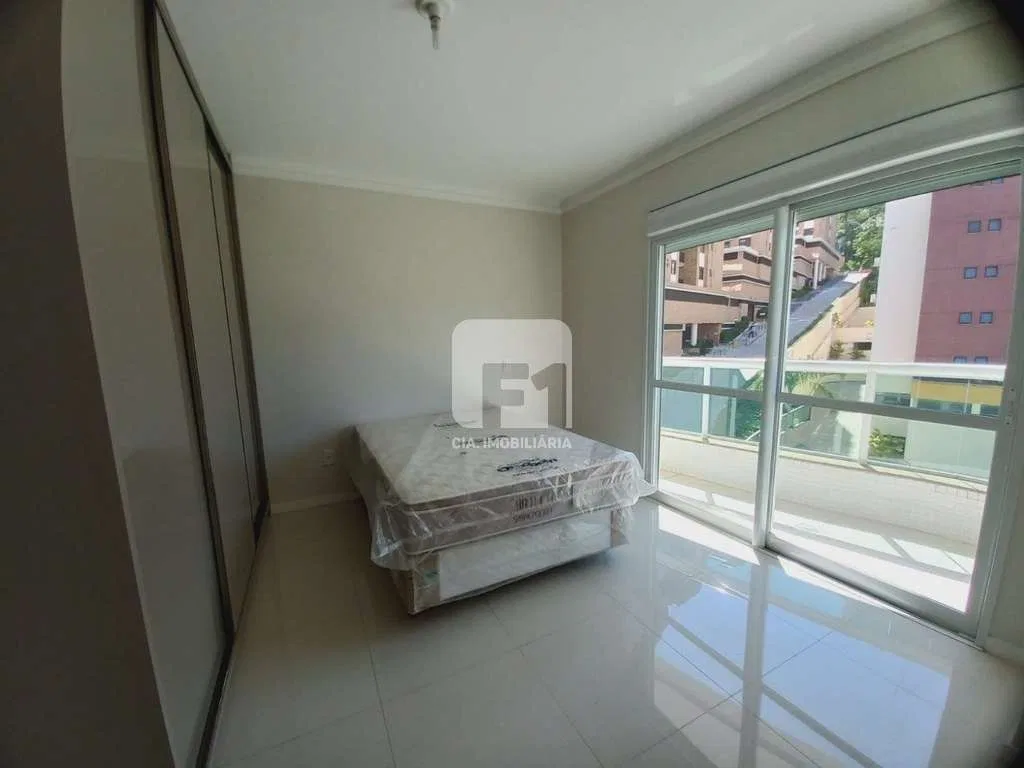 4-bedroom apartment with a mountain view in Florianópolis — photo 6