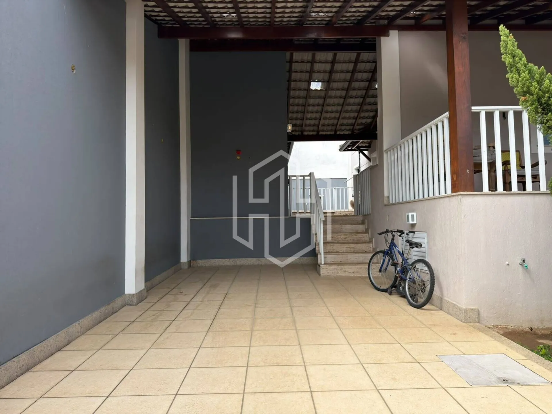 Балкон з грилем та 5 спалень: будинок 450 м² — photo 16