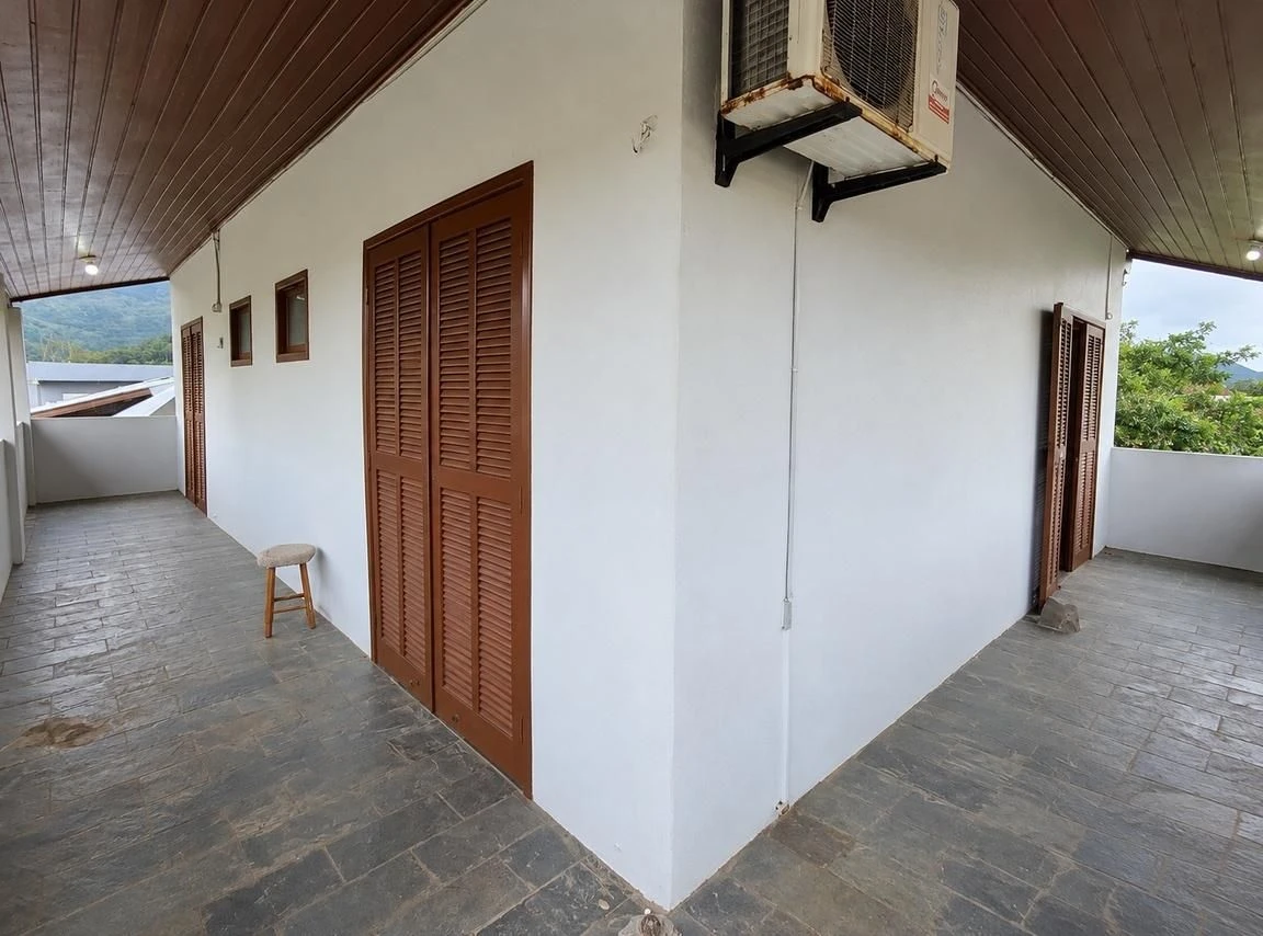 Home office in a 4-bedroom house, 270 m² — photo 24