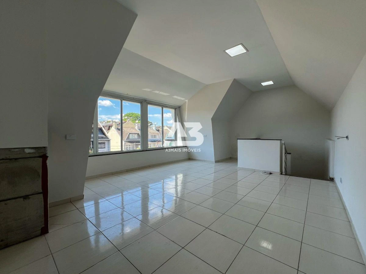 4-bedroom house with a washing machine in Curitiba — photo 15