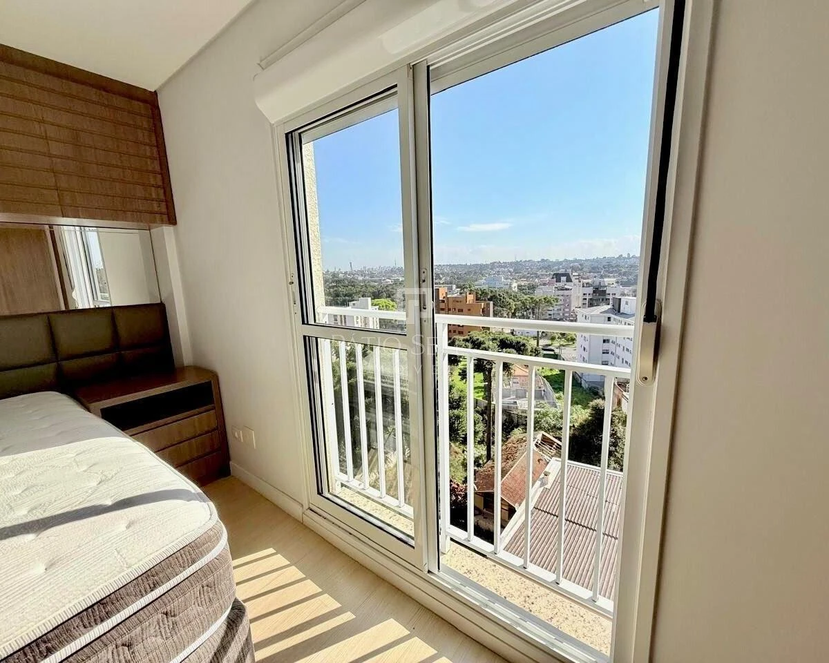 Furnished apartment with 2 bedrooms and glass balcony — photo 4