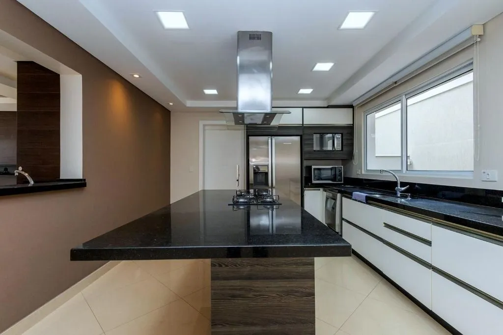 Furnished house 649 m² with 4 en-suite bedrooms — photo 23