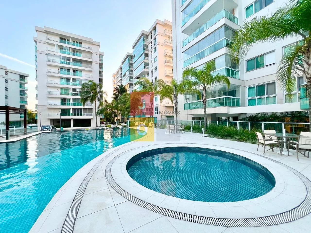 Furnished 4-bedroom suite apartment with 156 m² — photo 172