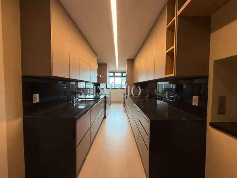 Water view in a 4-bedroom apartment, 380 m² — photo 27