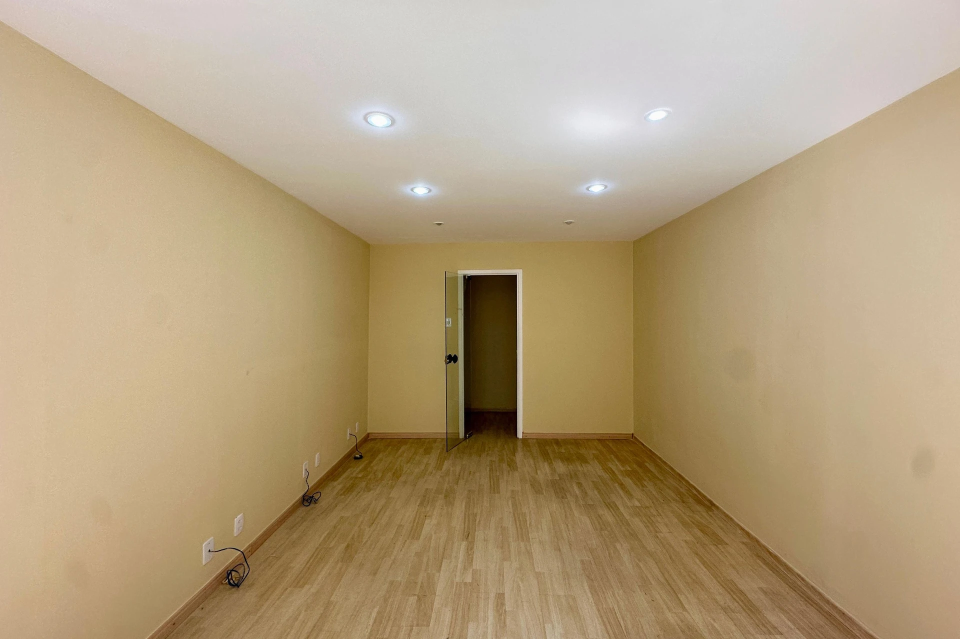 Apartment with 2 bedrooms and air conditioning, no parking — photo 11