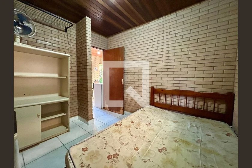 Apartamento amueblado de 2 habitaciones con jardín privado — photo 8