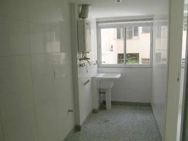 Apartment with 3 bedrooms and 5 bathrooms, closed kitchen — photo 17